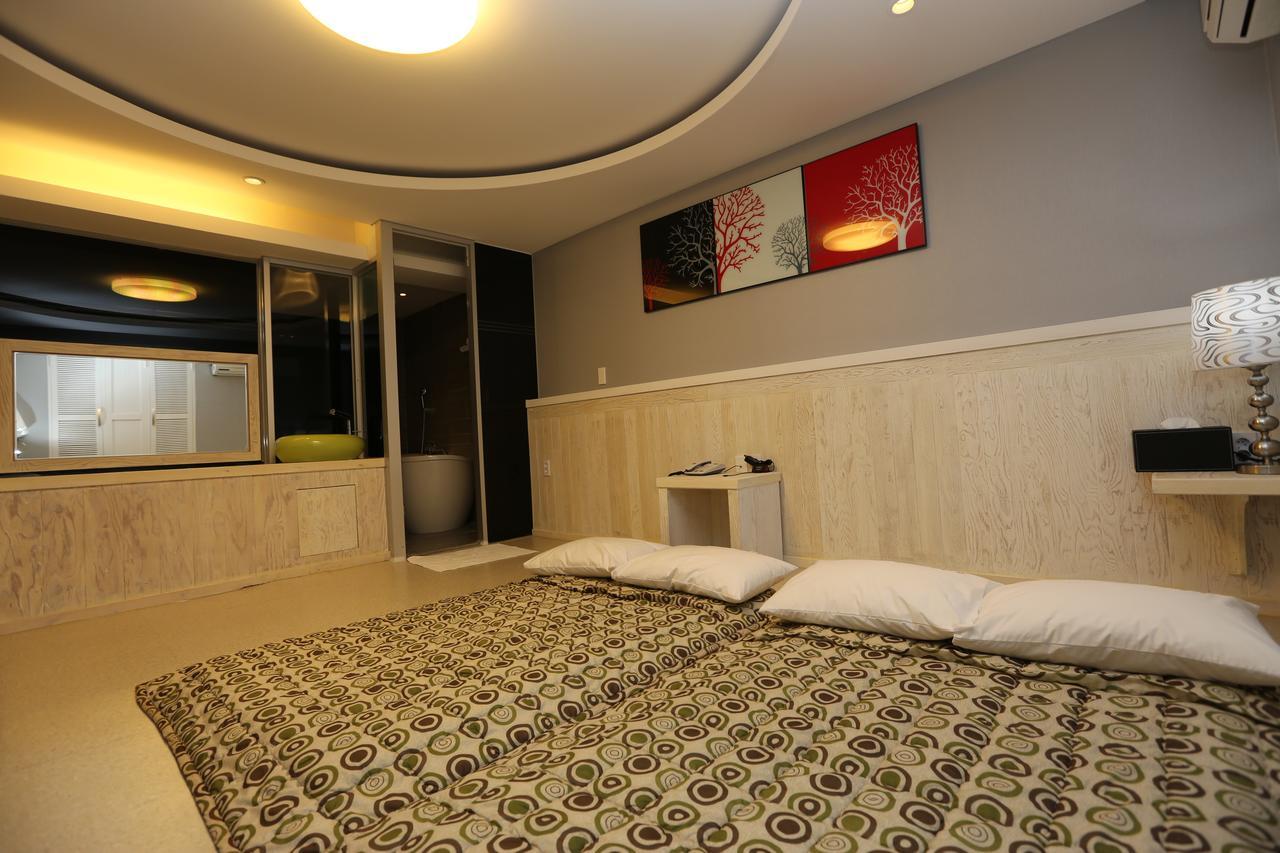 Opera 21 Hotel Jeonju Exterior foto