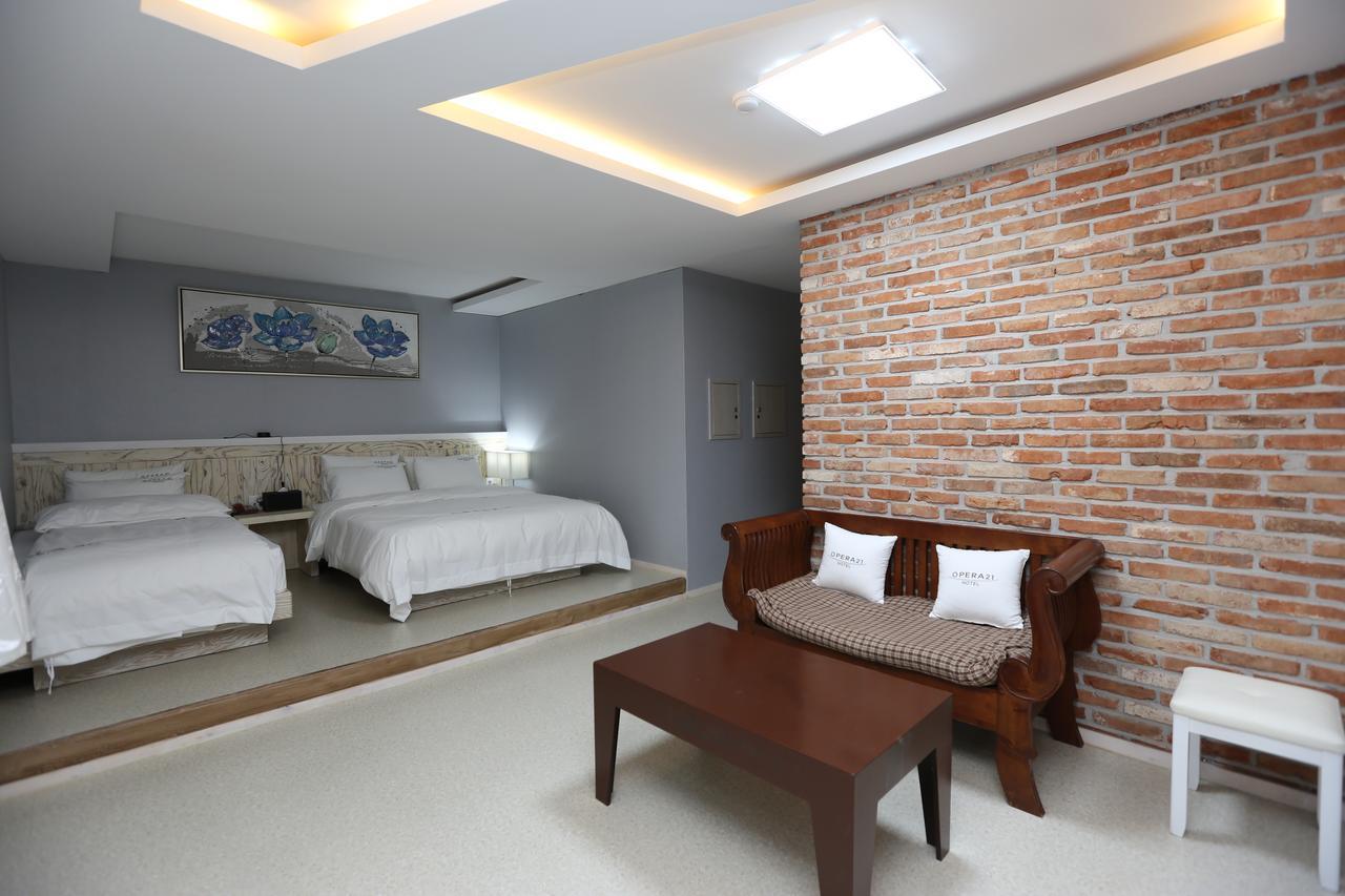 Opera 21 Hotel Jeonju Exterior foto